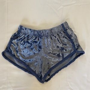 La hearts velvet blue shorts